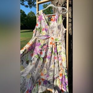 LANE BRYANT DRESS sz 24 also fits 26/28 white floral watercolor, delicate, flowy